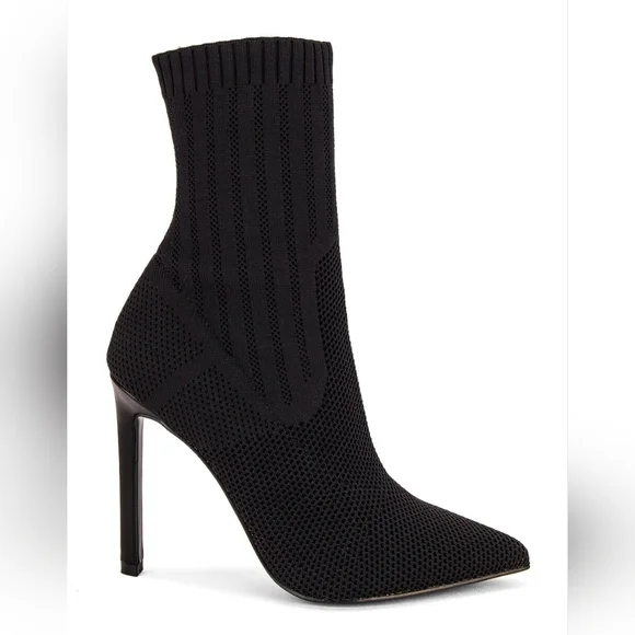 Sexy Sleek Steve Madden Black Knit Booties - Picture 4 of 11